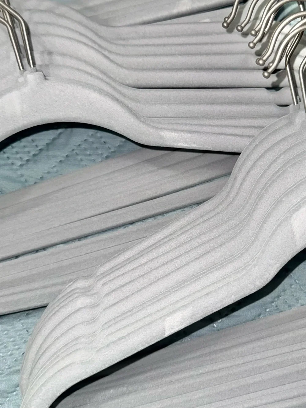 Gray Velvet Clothes Hangers 20 Count with Swivel Hook NWT